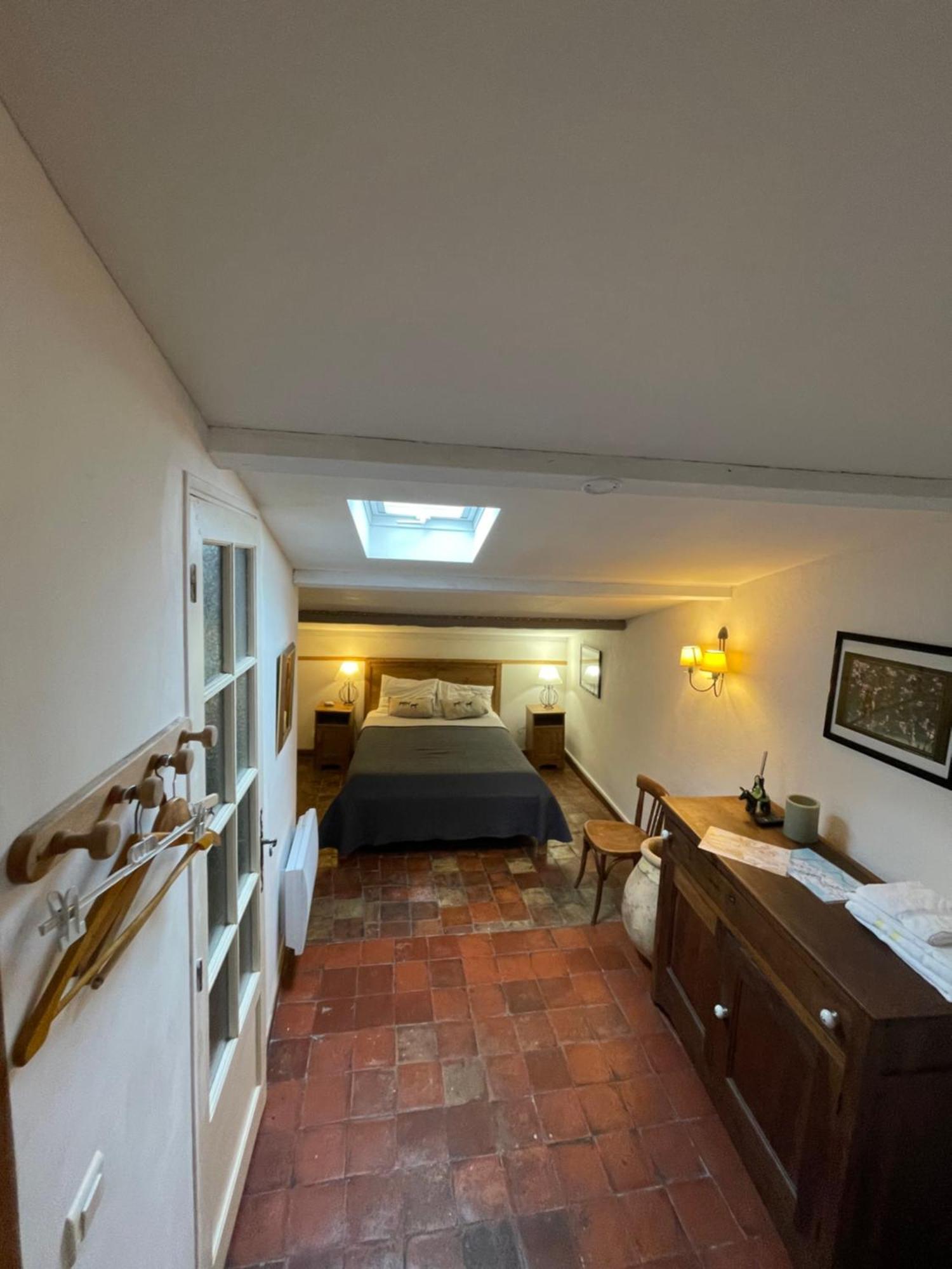 מוסטיה-סן-מארי Chambres D' Hotes L'Escalo A Moutiers-Ste-Marie מראה חיצוני תמונה